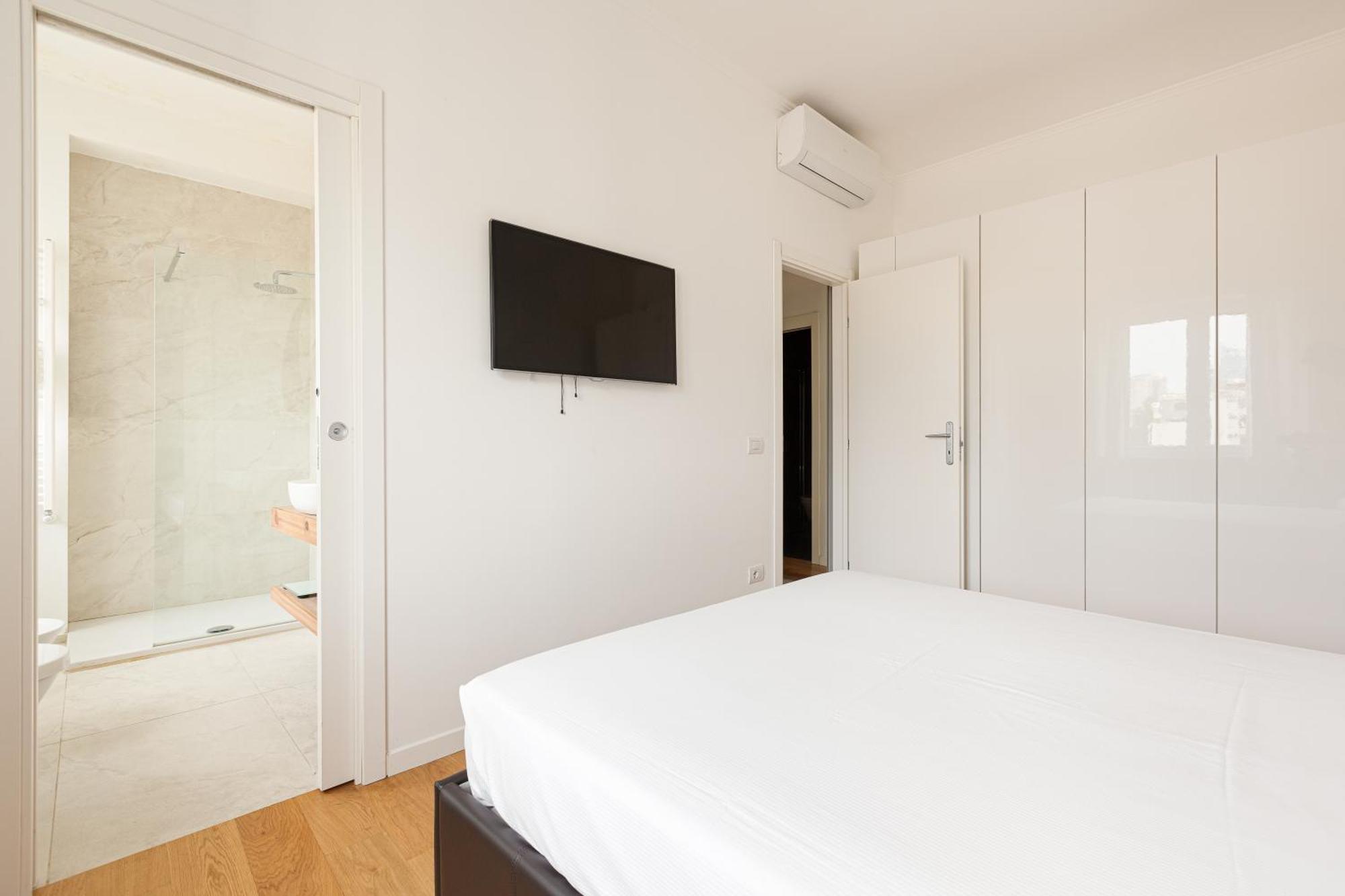 Bright Apartment *
